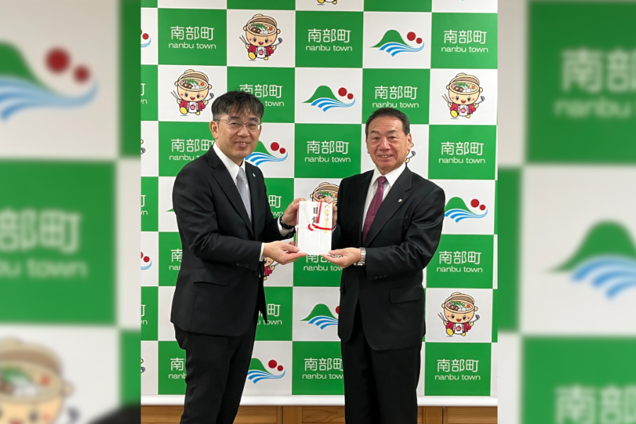 南部町（青森県）にポータブル太陽光発電パネルと蓄電池セットを寄贈